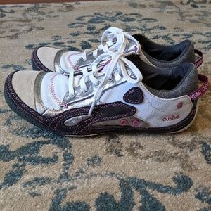 Cushe Size 8 Sneakers